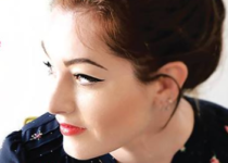 Deaf Singer Mandy Harvey in Reading